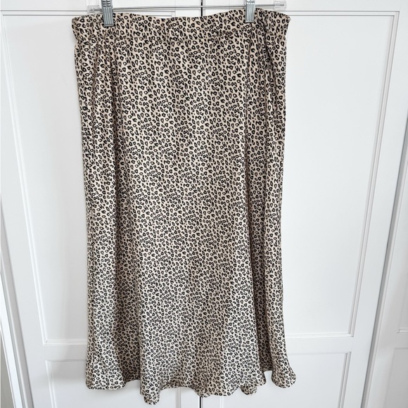 Leith Leopard Midi Satin Skirt Sz Large - Picture 2 of 11